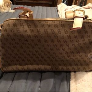 Tan Dooney Bourke hand bag /ascessories